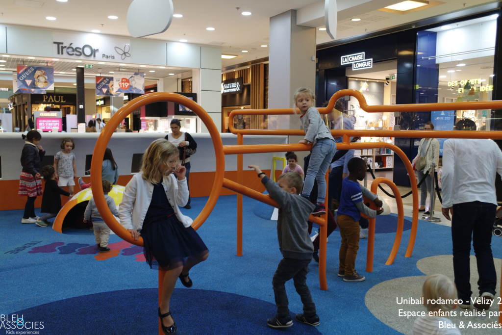 Velizy-2-Kids-airport-espace-enfants-bleu-et-associes-kids-experiences